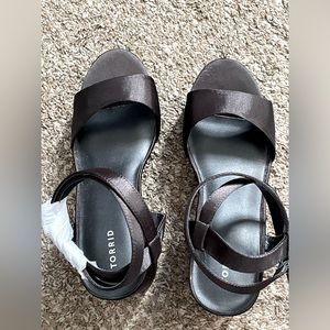 Torrid 9.5 WW Platform Heels